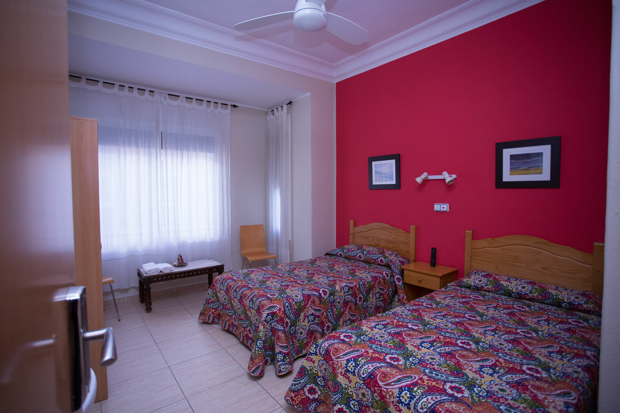 Hostal Navarra Сарагоса Экстерьер фото